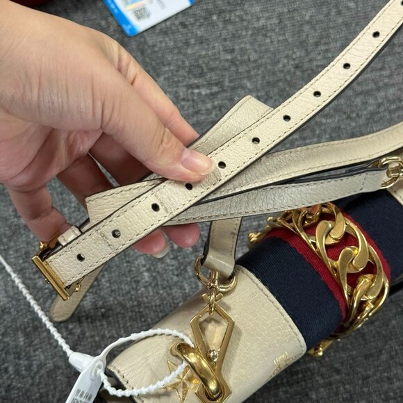 Gucci White Bee Star Print Leather Small Sylvie Web Chain Shoulder Bag - Picture 2 of 8